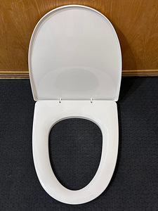 Ifö Sign pehme WC poti kaas (1 foto / 2)