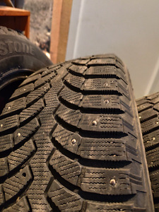 Bridgestone 215*60*16 (5 foto / 6)