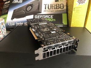 Asus GTX 1080 Ti 11GB (4 foto / 4)