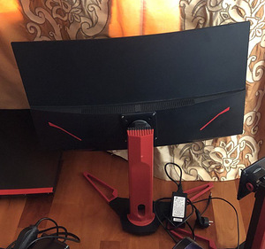 Curved Gaming Monitor 32’’ 2560x1440, 144hz 1ms (2 foto / 2)