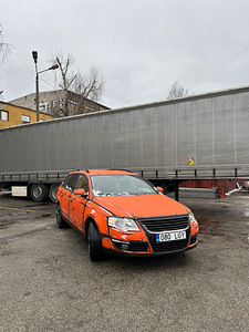 Volkswagen Passat b6 (2 foto / 6)