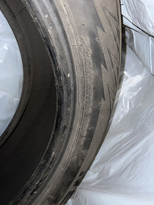 Kasutatud naastrehvid WINGUARD WINSPIKE 235/55R18 (3 foto / 4)