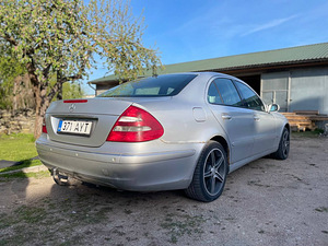 Mercedes-benz E270 (2 foto / 6)