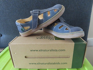 Uued El Naturalista sandaalid suurus 30