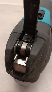 Akuuniversaaltöörist Makita DTM51 18V (nakerdaja) (6 foto / 10)