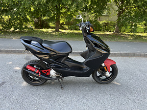 Yamaha Aerox 50cc 2004 (2 foto / 9)
