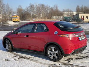 Honda Civic 2.2 103kw 2007 (6 foto / 8)