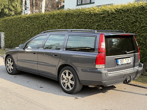 Volvo V70 2.4D 96kw 2004 (4 foto / 12)