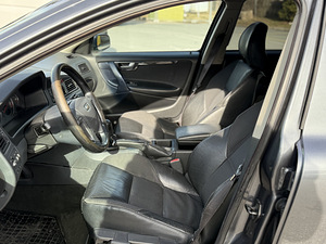Volvo V70 2.4D 96kw 2004 (9 foto / 12)