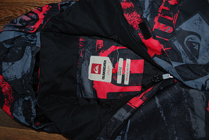 Курткa Quiksilver (3 фото из 4)