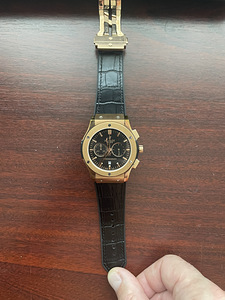 Часы Hublot (1 фото из 5)
