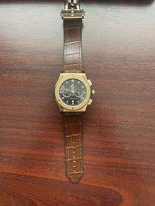 Часы Hublot (3 фото из 5)