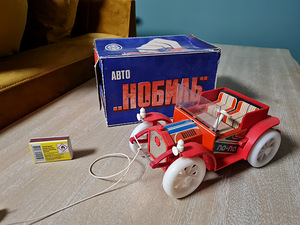 Vana mänguauto Avto-nobil (1 foto / 3)