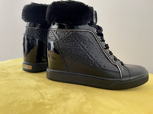 Guess /Crocs saapad /kummikud (5 foto / 5)