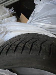 Ламельные шины 225/45 R17 (2 фото из 3)