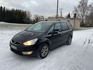 Ford Galaxy (1 фото из 10)