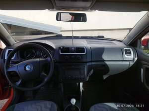 Škoda Fabia (4 foto / 6)