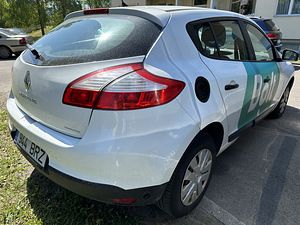 Auto rentimine (3 foto / 4)