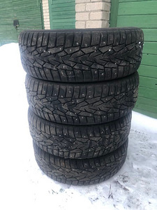 205/60 R16 Nokian Tyres talverehvid 4tk (2 foto / 3)