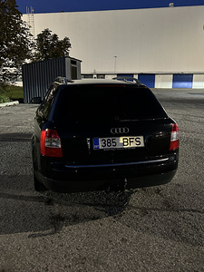 Audi A4 (3 фото из 9)