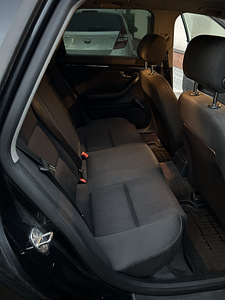 Audi A4 (8 фото из 9)