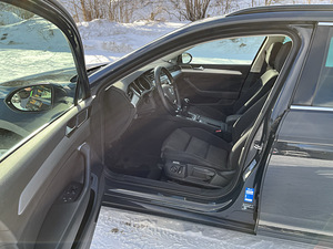 Volkswagen Passat Comfortline (8 foto / 15)