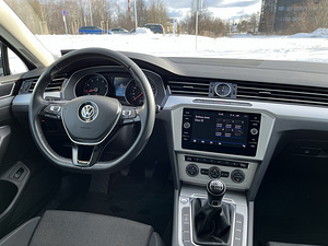 Volkswagen Passat Comfortline (11 foto / 15)