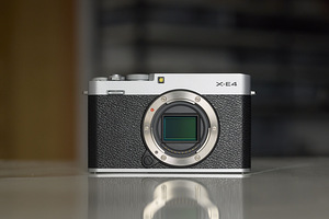 Fujifilm X-E4 (1 foto / 3)