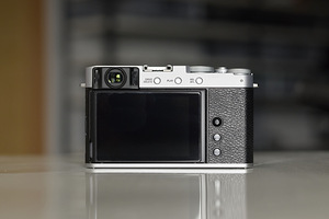 Fujifilm X-E4 (2 foto / 3)