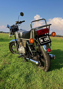 Musta numbriga 1978.a Yamaha XS 400 (2 foto / 6)