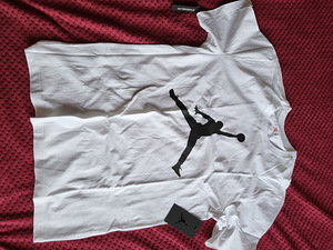 Jordan T-särk (1 foto / 2)