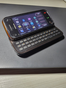 Nokia N97 mini (1 фото из 3)