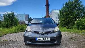 Toyota aygo (6 фото из 15)