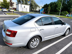 Skoda Octavia Ambition 1.6 TDI 81kW (4 foto / 8)