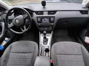 Skoda Octavia Ambition 1.6 TDI 81kW (8 foto / 8)