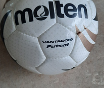 Новый футбольный мяч для футзала MOLTEN