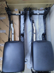 Toyota Land Cruiser 150 58905-60360-C0 58905-60320-C0 (3 foto / 6)