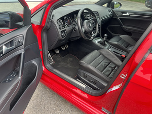 Volkswagen Golf R 2.0 T 301kW (11 foto / 15)