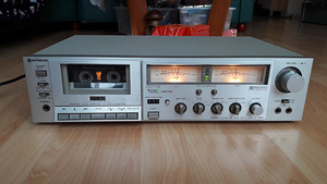 HITACHI D-90s (1 foto / 4)