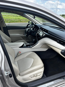 Toyota Camry, 2019, 72300km (8 foto / 13)