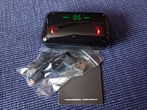 Kõrvaklapid + toitepank 3000 mAh (2 foto / 3)