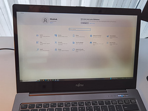 Fujitsu Lifebook U904 Touchscreen (8 foto / 10)