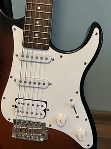 Elektrikitarr Yamaha (5 foto / 10)