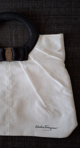 Käekott Salvatore Ferragamo riidest. (5 foto / 8)
