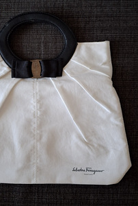 Käekott Salvatore Ferragamo riidest. (6 foto / 8)