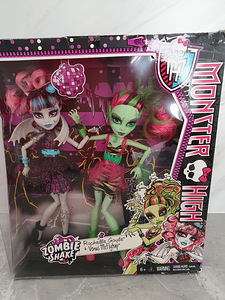 Zombie Shake Rochelle Goyle and Venus McFlytrap Doll 2-Pack (1 foto / 3)