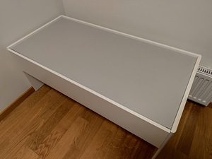 IKEA panipaigaga tegevuslaud "DUNDRA" (2 foto / 5)