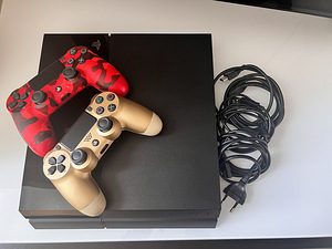 Sony Play Station 4 (2 фото из 3)