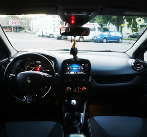 Renault Clio 1.1 55kw бензин (9 фото из 11)
