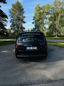 Dodge Grand Caravan (6 фото из 13)